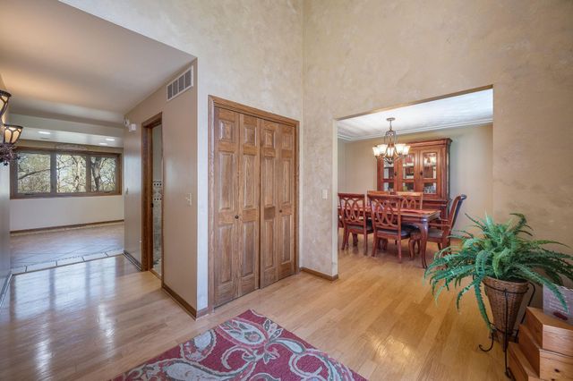 180 JoRay Drive, Mankato, MN 56001