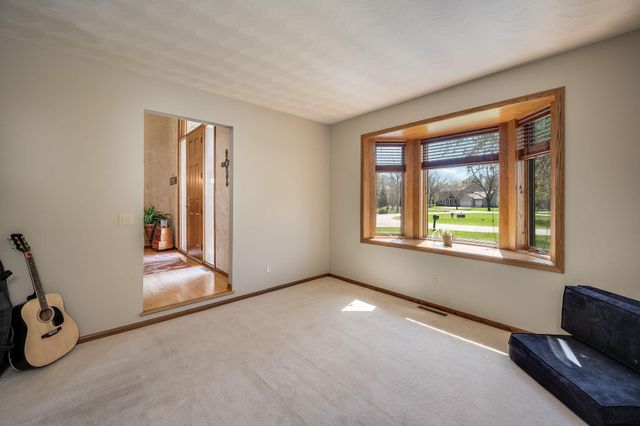 180 JoRay Drive, Mankato, MN 56001