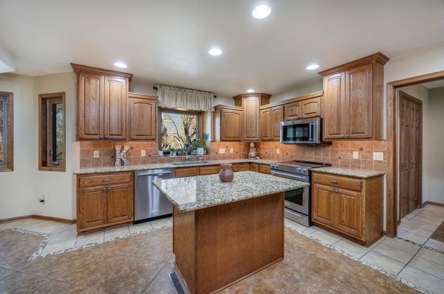 180 JoRay Drive, Mankato, MN 56001