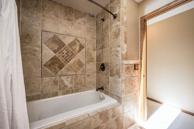 180 JoRay Drive, Mankato, MN 56001