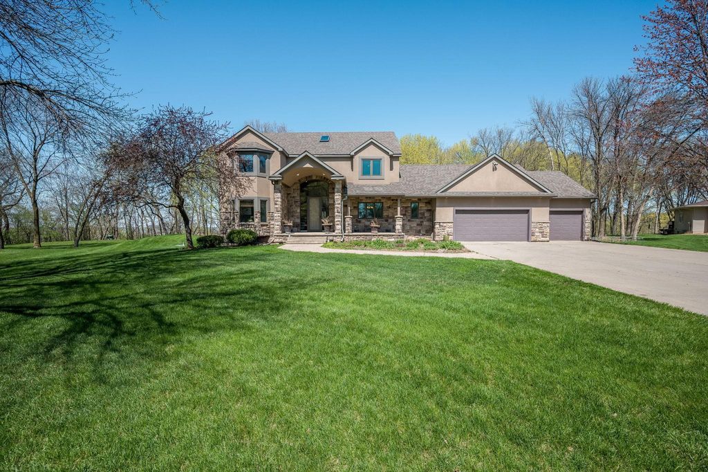 180 JoRay Drive, Mankato, MN 56001