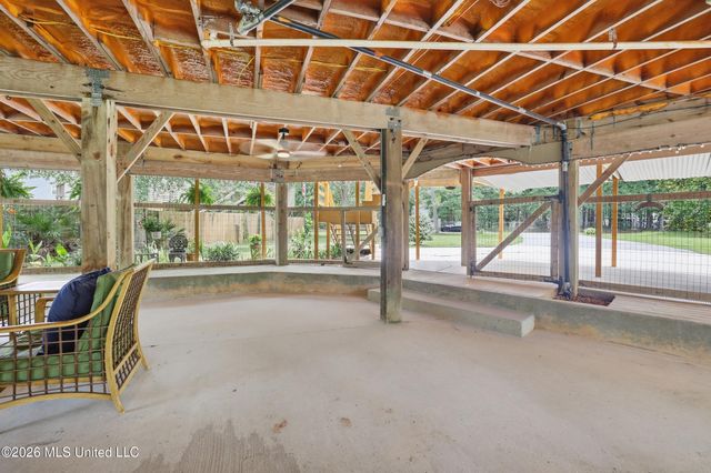 9017 W Simmons Circle, Ocean Springs, MS 39564