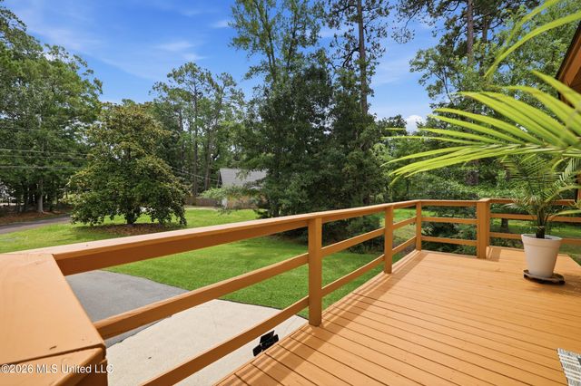 9017 W Simmons Circle, Ocean Springs, MS 39564