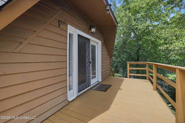 9017 W Simmons Circle, Ocean Springs, MS 39564