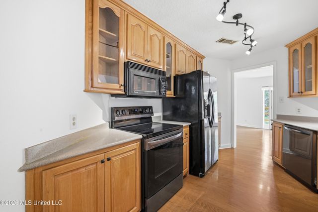 9017 W Simmons Circle, Ocean Springs, MS 39564