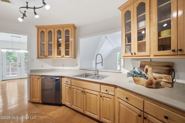 9017 W Simmons Circle, Ocean Springs, MS 39564