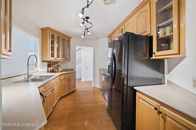 9017 W Simmons Circle, Ocean Springs, MS 39564