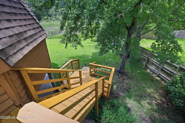 9017 W Simmons Circle, Ocean Springs, MS 39564