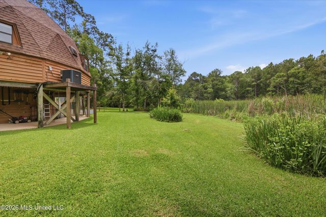 9017 W Simmons Circle, Ocean Springs, MS 39564