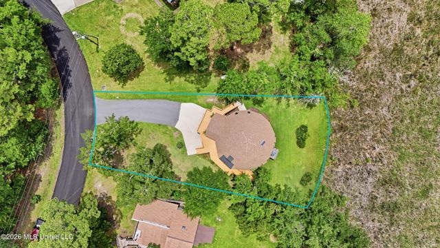 9017 W Simmons Circle, Ocean Springs, MS 39564