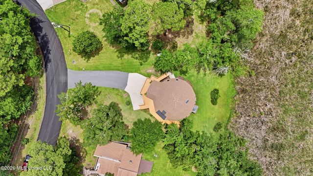 9017 W Simmons Circle, Ocean Springs, MS 39564