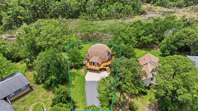 9017 W Simmons Circle, Ocean Springs, MS 39564