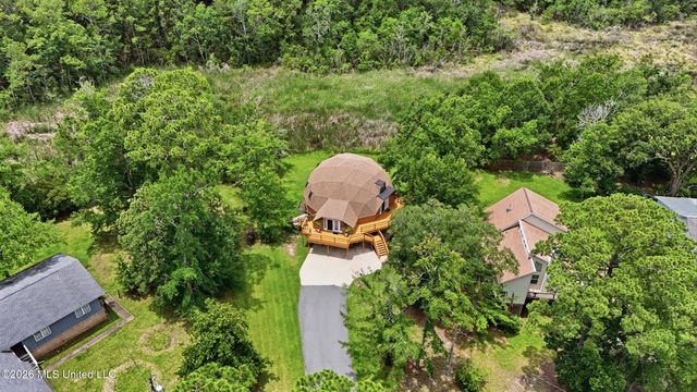 9017 W Simmons Circle, Ocean Springs, MS 39564