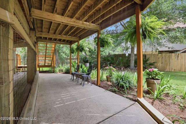 9017 W Simmons Circle, Ocean Springs, MS 39564