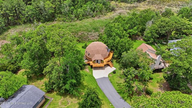 9017 W Simmons Circle, Ocean Springs, MS 39564