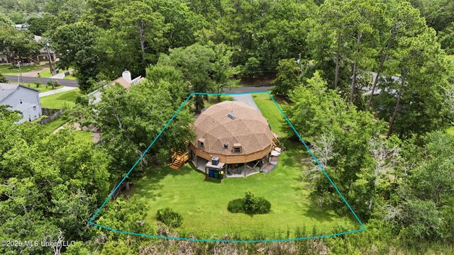 9017 W Simmons Circle, Ocean Springs, MS 39564