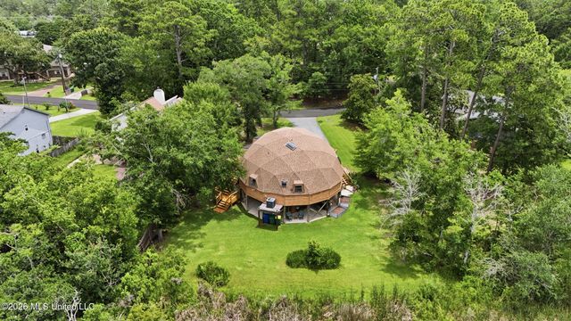 9017 W Simmons Circle, Ocean Springs, MS 39564