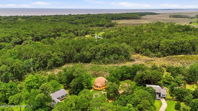 9017 W Simmons Circle, Ocean Springs, MS 39564