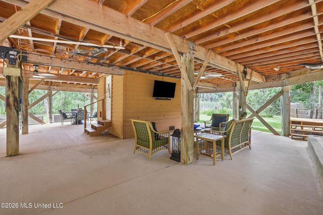 9017 W Simmons Circle, Ocean Springs, MS 39564