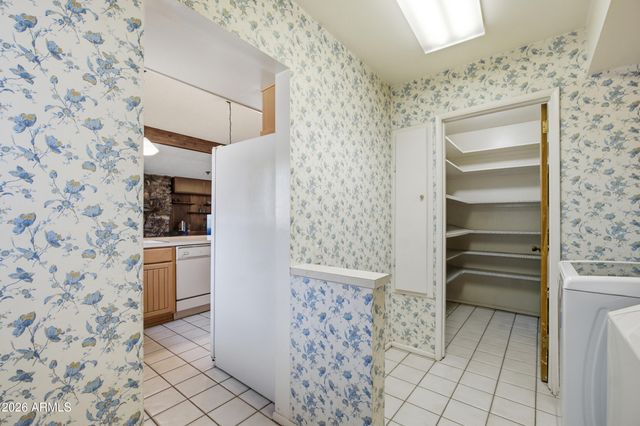 337 E GENEVA Drive, Tempe, AZ 85282