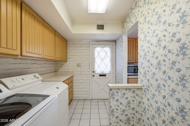 337 E GENEVA Drive, Tempe, AZ 85282