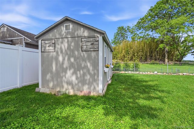 35 Randall Road, Shoreham, NY 11786