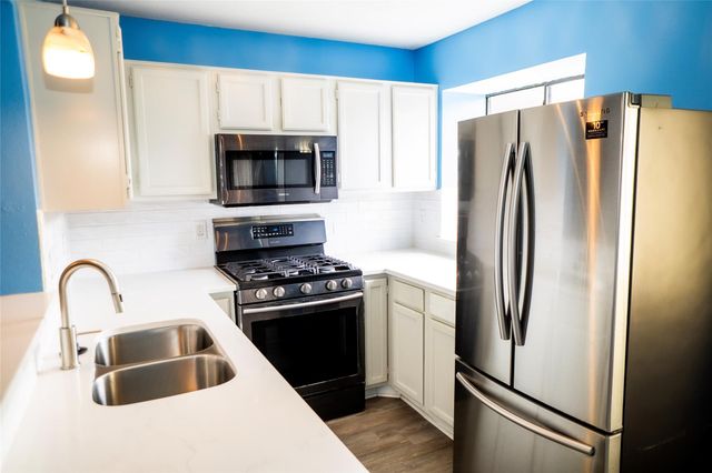 11901 Swearingen DR 18-D, Austin, TX 78758