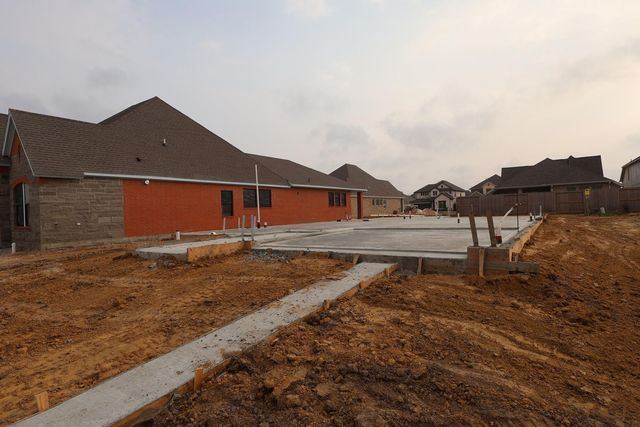 12323 Hackberry Drive, Mont Belvieu, TX 77523