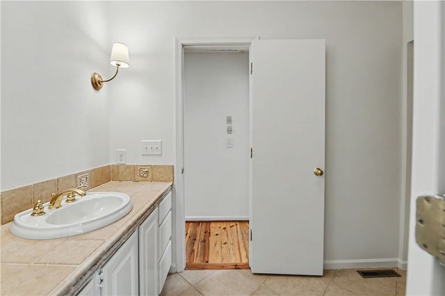 8 Sail Maker Court, Salem, SC 29676