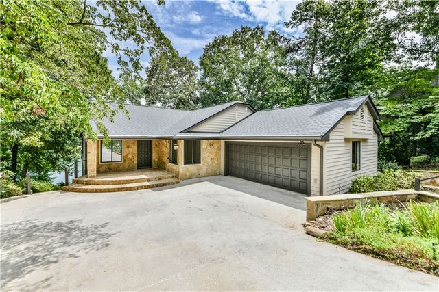 8 Sail Maker Court, Salem, SC 29676