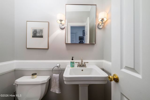 906 Leeward Drive, New Bern, NC 28562