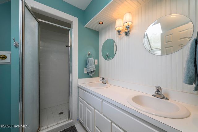 906 Leeward Drive, New Bern, NC 28562