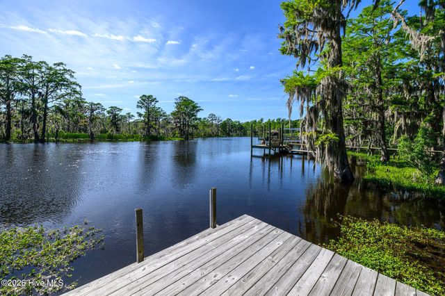 906 Leeward Drive, New Bern, NC 28562