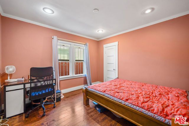 3941 2nd Avenue, Los Angeles, CA 90008