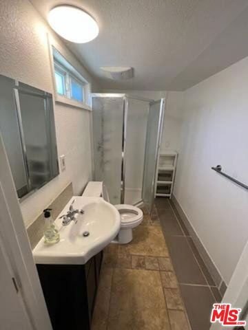 3941 2nd Avenue, Los Angeles, CA 90008