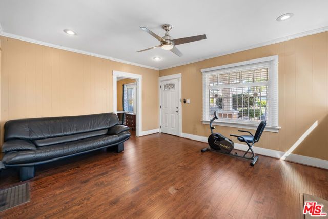 3941 2nd Avenue, Los Angeles, CA 90008