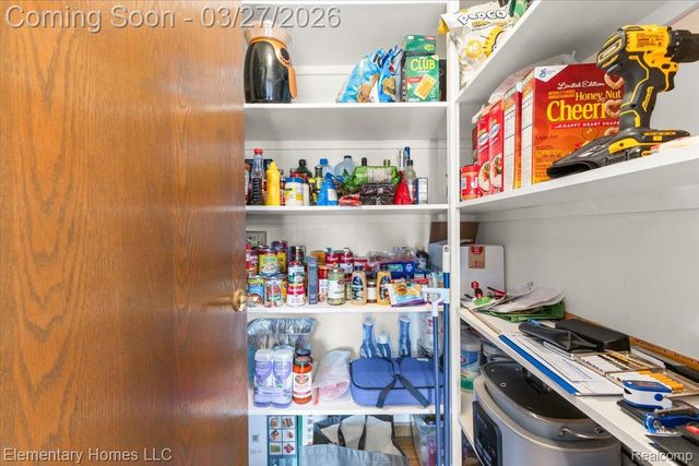 56688 Portsmouth Drive, Shelby Charter Township, MI 48316