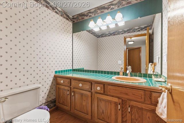 56688 Portsmouth Drive, Shelby Charter Township, MI 48316