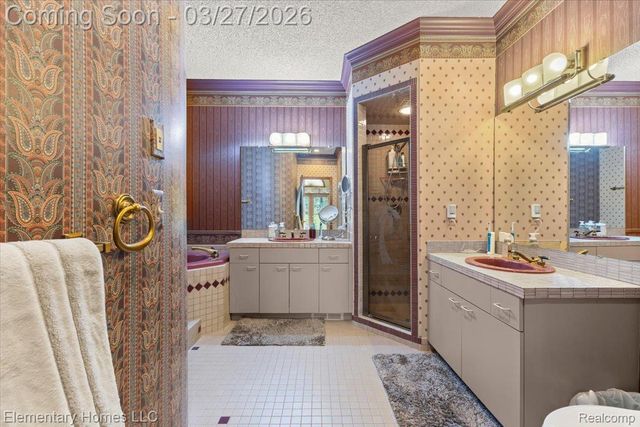 56688 Portsmouth Drive, Shelby Charter Township, MI 48316