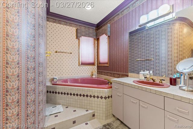 56688 Portsmouth Drive, Shelby Charter Township, MI 48316