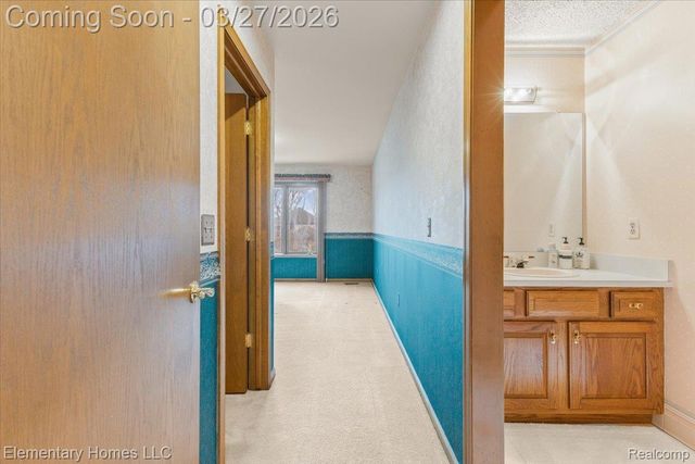 56688 Portsmouth Drive, Shelby Charter Township, MI 48316