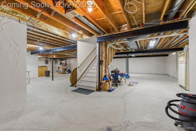 56688 Portsmouth Drive, Shelby Charter Township, MI 48316