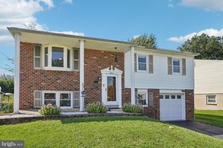 11 CHIMING RD, New Castle, DE 19720