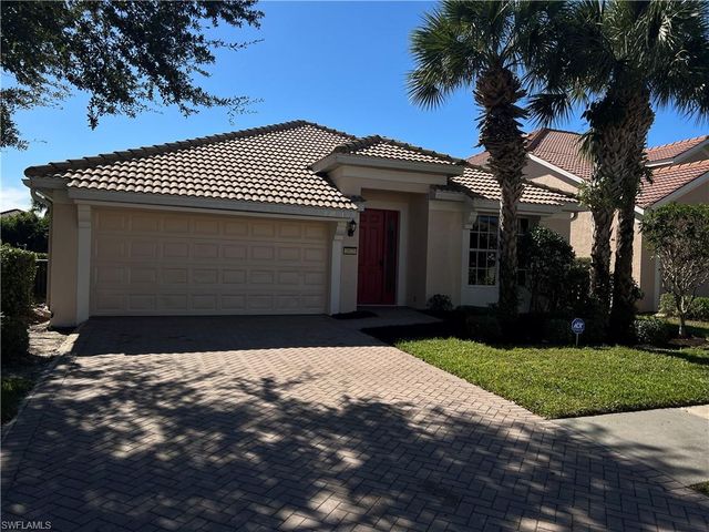 2022 Fairmont LN, Naples, FL 34120