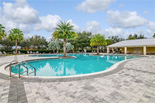 2022 Fairmont LN, Naples, FL 34120