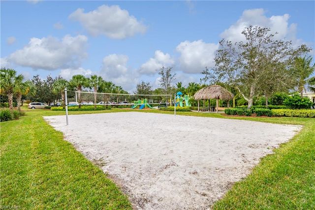 2022 Fairmont LN, Naples, FL 34120