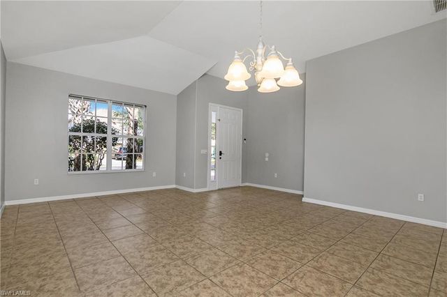 2022 Fairmont LN, Naples, FL 34120