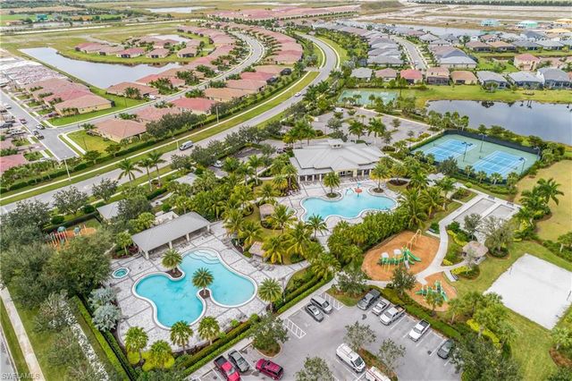 2022 Fairmont LN, Naples, FL 34120