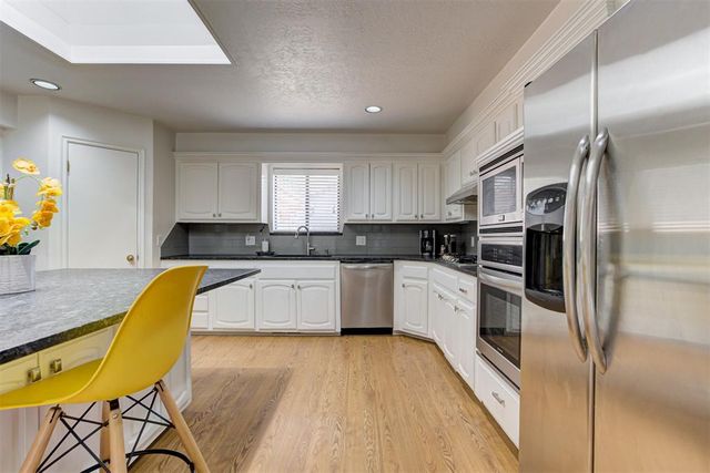 2109 Brookwood Place, Edmond, OK 73034