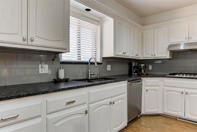 2109 Brookwood Place, Edmond, OK 73034